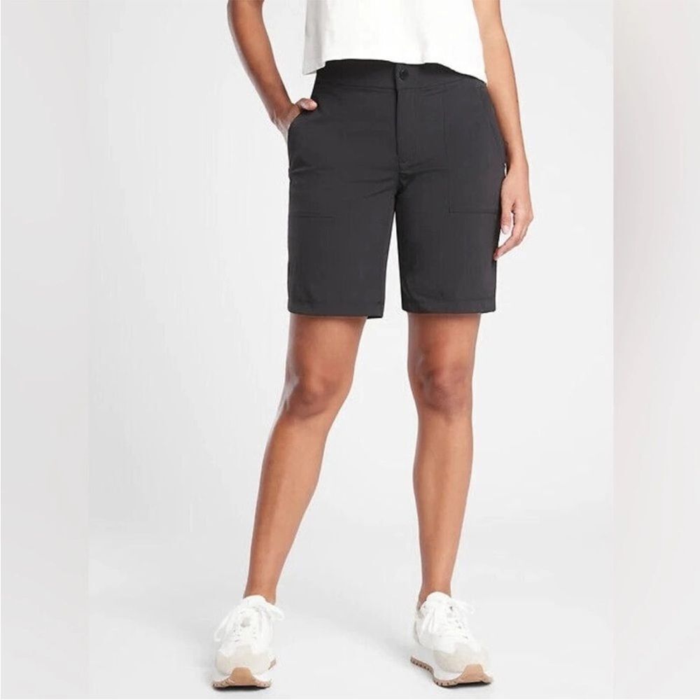 Athleta Trekkie Bermuda 2.0 Short Black Activewear Hiking Size 4